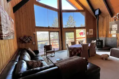 Image de Lovely Mountain-View Retreat - Special - 4e nuit gratuite avec location de 3 personnes