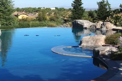 Image de Private Guest House, 6 couchages, piscine à débordement, Jacuzzi, Animaux domestiques, Vignobles