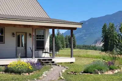 Image de Epic Views - Maison paisible et écologique - À 30 minutes du parc national des Glaciers