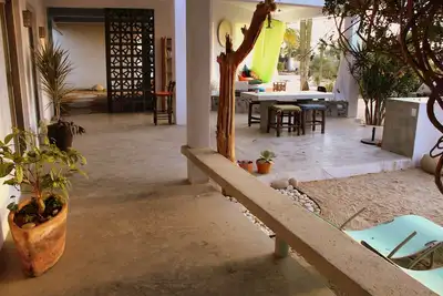 Image de Casa El Patio. . . détendez-vous dans un patio confortable près de l'océan!