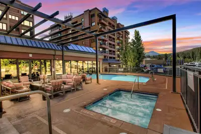 Image de Ski In / Out Penthouse. Une vue imprenable, Walk2Town!