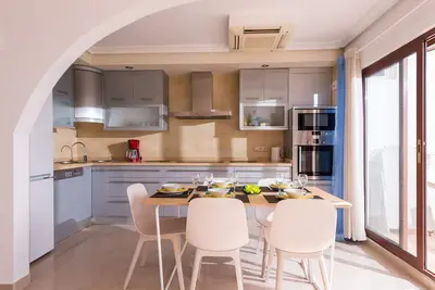 Image de Bel appartement neuf à pied de la plage