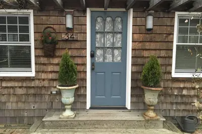 Image de Adorable Rose Cottage dans le village de Sperryville
