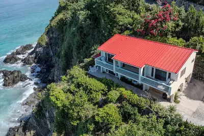Image de Oceanfront 3 Bedroom Villa 1 Minute Walk to 'Mile-Long' Beach