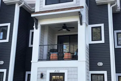 Image de Tout nouveau 3 chambres proche de tout et dans un endroit calme.