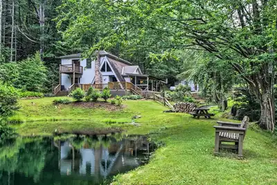 Image de Nouveau! Serene Todd Home avec étang et ruisseau privés!