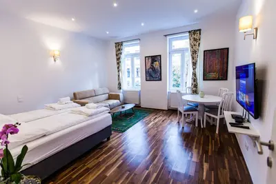 Image de Appartement confortable avec 2 chambres et garage