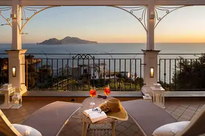 Image de Splendore Su Capri - villa avec piscine dans la péninsule de Sorrente avec vue sur Capri