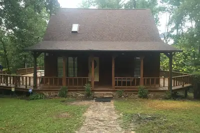 Image de Chalet du lac sur la rive nord du lac O 'the Pines