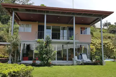 Image de Atenas: isolé, sécurisé, magnifique vue sur la montagne, piscine!