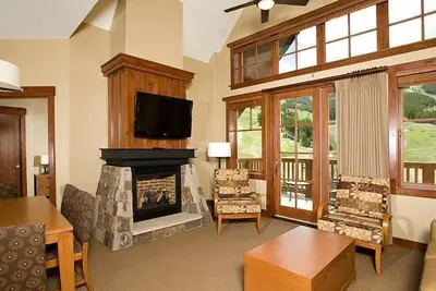 Image de Studio Ski-in / Ski-out + Cuisine, Cheminée et Balcon | Hot Tubs / Pools!