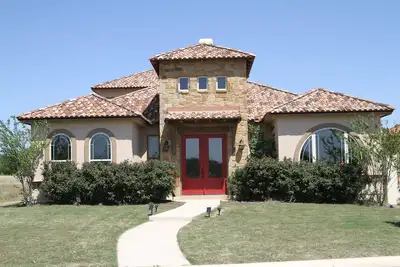 Image de Villa près de Lackland Bmt / Sea World / Alamo / Castroville est assis sur 2 terrains de golf /