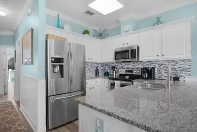 Image de Condo 2 chambres / 2 bth / 200 marches à la plage. $ 130nt hors saison spécial! Nov-fév