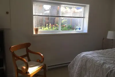 Image de Suite ensoleillée à proximité des plages et des parcs