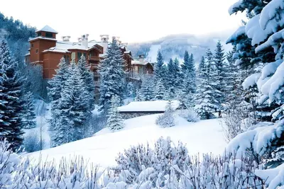 Image de Accès en pente + cheminée | Tous les frais de service inclus!