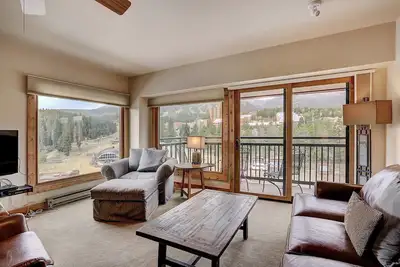 Rare Trouver! Grand appartement avec cheminée et accès au spa!