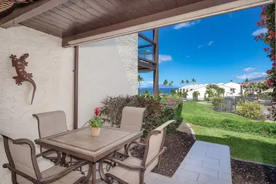 Image de Great Ocean Views De Private Lanai, Elégant 1/1 en face de la plage de Kihei Frm