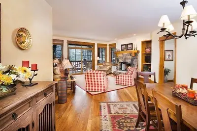 Image de Condo élégant à Beaver Creek | Cheminée + Navette Ski