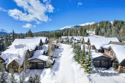 Image de Townhome charmant et spacieux de 2 chambres pour votre escapade de ski parfaite!