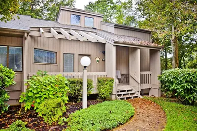 Image de Villa rénovée spacieuse à quelques pas du parcours de golf!