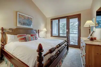 Image de Magnifique Condo de Montagne + Cheminée et Balcon Privé | Accès au spa