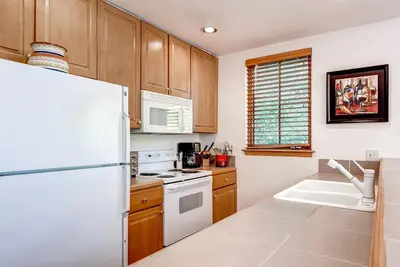 Image de Mountain Condo 8 personnes! Balcon et cheminée privés, accès au bain à remous