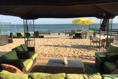 Image de Incroyable Ocean Front 2 Story Home, Ă quelques pas de l'eau