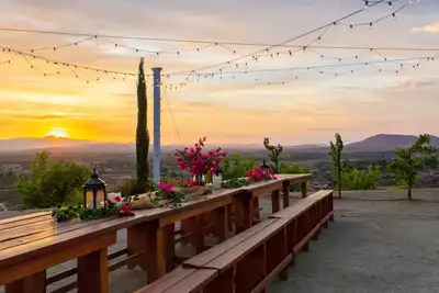 Image de Grand privée, Hilltop Chateau à Temecula Wine Country - Villa de la vigne