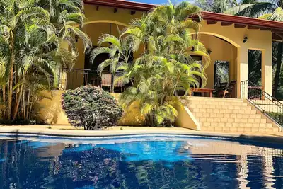 Image de Private pool 4 blocks to the Beach, Walkable to great restaurants. Near Samara