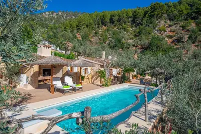 Image de Ses Begudes - Beautiful chalet with private pool and stunning mountain views. Free WiFi.