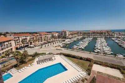 Image de Studio charmant à 300m de la plage, piscine sur place
