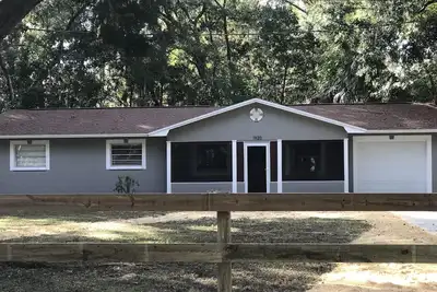 Image de 3/2 Maison Nouvellement REMODÉE À Crystal River! Apportez votre bateau! ! !