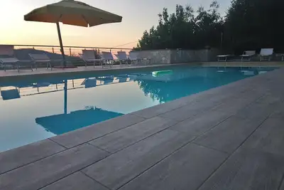Image de Appartement neuf de trois pièces avec véranda, piscine et climat