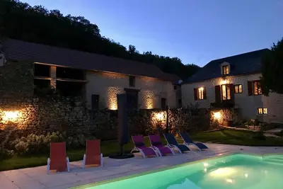 Image de Ancienne ferme classée 5 étoiles - piscine chauffée