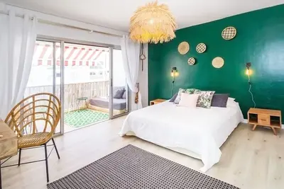 Image de Palm Tree - T1 bis rénové au coeur du carré d'or de Saint-Denis