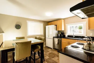 Image de Grande suite abordable de 2 chambres.