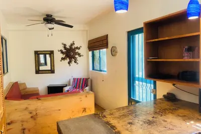 Image de Evadez-vous de tout, entouré d'un verger de fruits tropicaux, plage / surf à proximité.