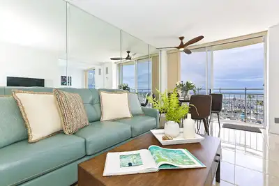 Image de Vues sur l'océan et le port de plaisance de Waikiki!