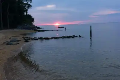 Image de Bord du lac / Quai, HotTub, Bois, Kayaks / Sup, 3 Plages, Fossiles, Salle de Théâtre
