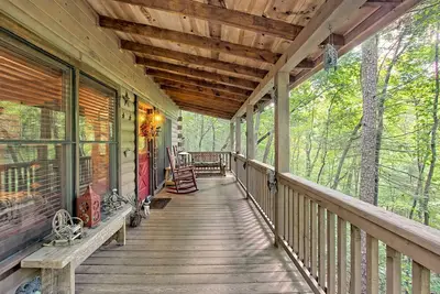 Image de Nouvelle Liste! Cabine isolée sur le lac approvisionné avec bain à remous, terrasse et cuisine extérieure