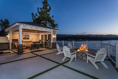 Image de Lake Front Home sur Metcalf Bay, Sunset Views, Private Deep Water Dock à partir de 295 $