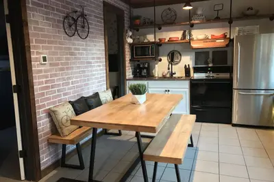 Image de La suite industrielle 2 chambres 1 salle de bain New Listing! ! ! Près de Caberfae / Crystal