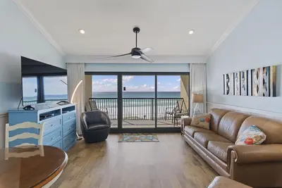 Image de 302- condo Remodeled Beach Front, venez profiter de nos magnifiques couchers de soleil! Destin Beach Club