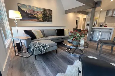 Image de La Semaine D'ÉTÉ Et De La 4ème Semaine Est Ouverte. Tarif RÉDUIT! Lux Condo & Best Location!