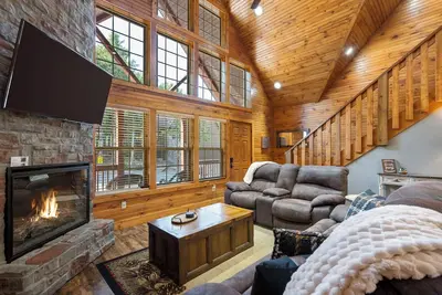 Image de Whispering Pines - Brand New 4 bdr, 4 bath in Stonebridge