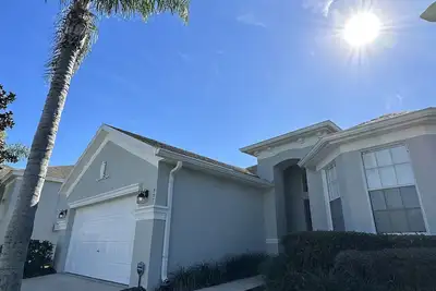 Image de Luxe 4 Chambres Villa, South Pool Face sans vis à vis, Wi-fi, salle de jeux