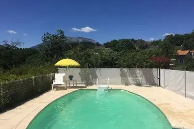Image de Nouveau! ! Grande maison de vacances avec piscine pour enfants à la périphérie de Tall
