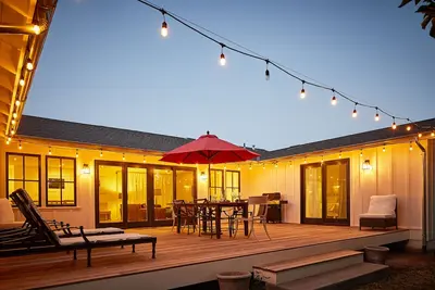 Image de Ferme moderne de Sonoma, bain à remous, à proximité de la place historique de Sonoma