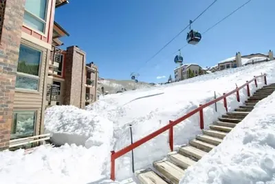 Image de Snowmass 4 Bedroom 4 Bath Ski in Ski Out Condo