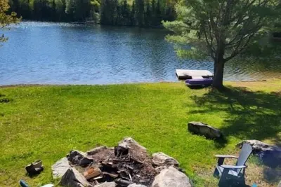Image de Escapade calme au bord du lac - avec bain à remous <br>